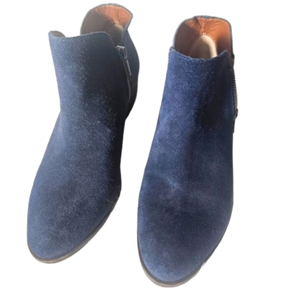 HOST PICK 🌞 Lucky Brand LK-Blare Booties - Picture 2 of 6